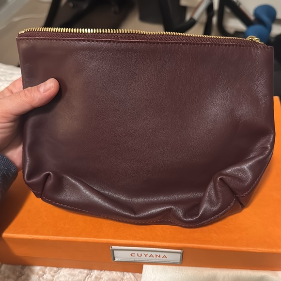 Cuyana leather purse clutch - Picture 4 of 5